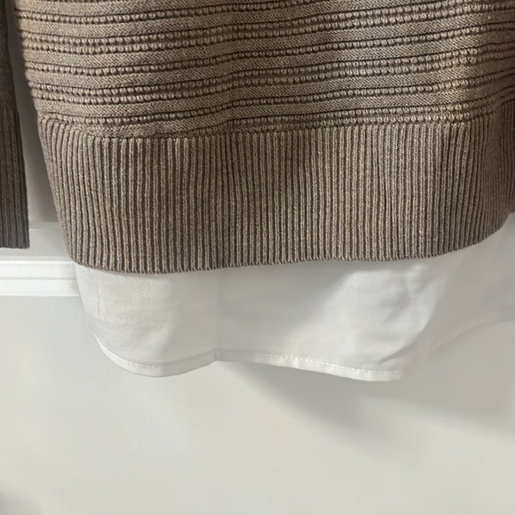 Long Sleeve V Neck Women’s Sweater - Picture 7 of 10